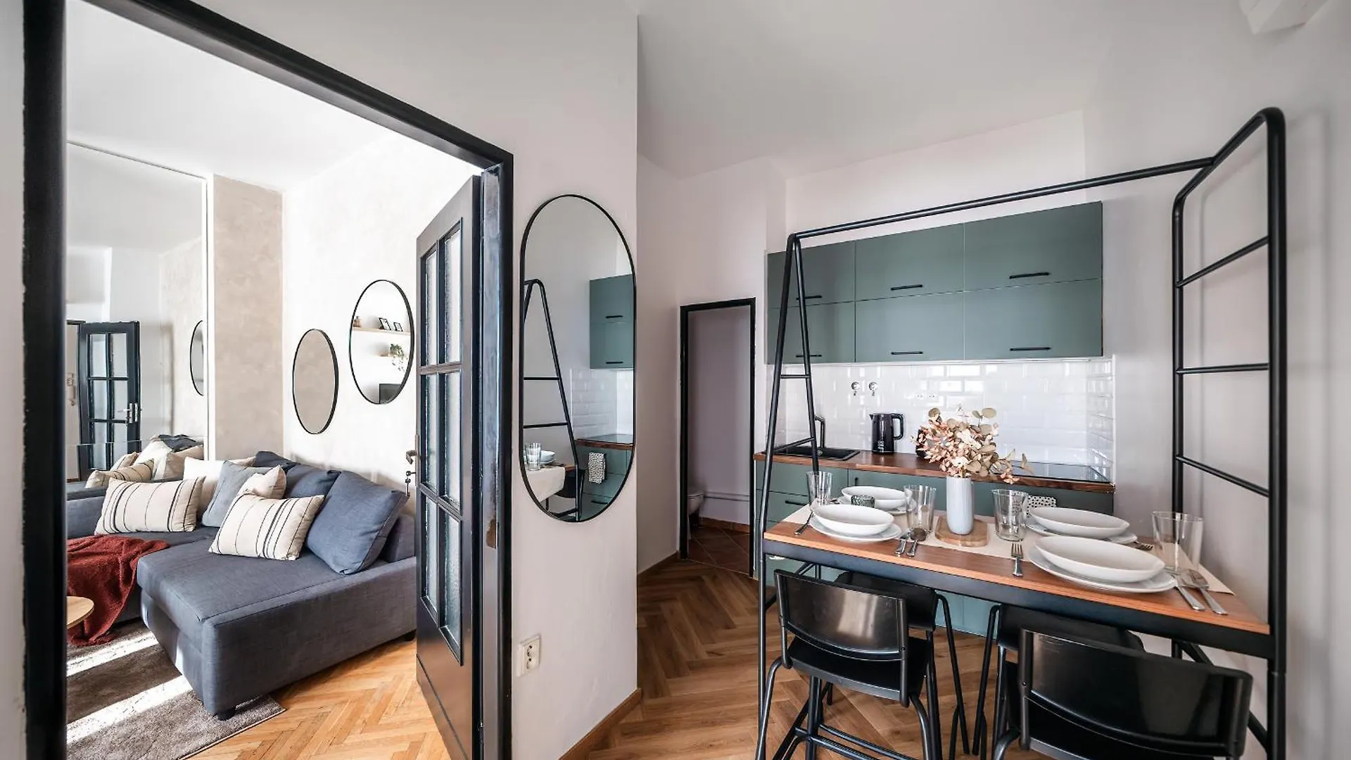 2Br 1,5Bath Chic City Suite Near Wenceslas Square 프라하 아파트